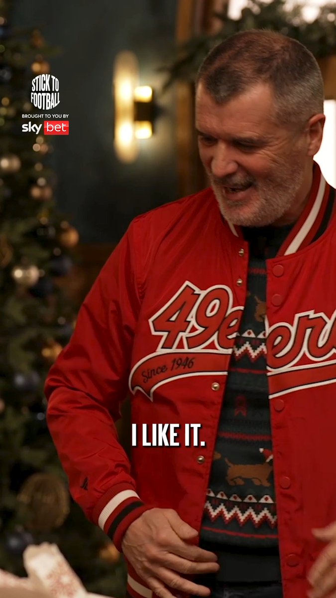 “Yeah, cool, I like it!” 😎 Roy’s fresh look courtesy of Secret Santa! 🎅