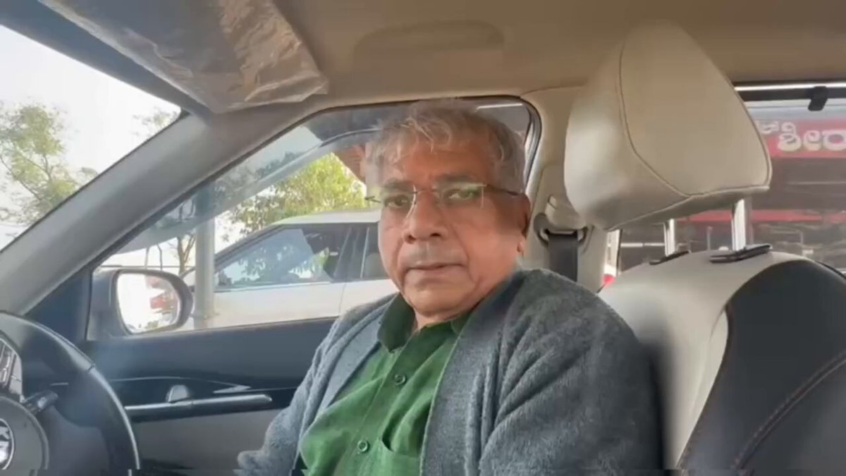 परभणी प्रकरणात मुख्यमंत्री देवेंद्र फडणवीस यांनी महिला आयोग, SC ST कमिशन, मानवी हक्क आयोगाच्या रिपोर्टकडे लक्ष घालावे. परभणी SP आणि पोलीस महानिरीक्षक यांनी खरी माहिती सरकारला दिली का? याचा तपास करावा आणि योग्य कारवाई करावी. कोंबिंग ऑपरेशनच्या नावावर बाळंतीण महिलेला, लहान मुलींना मारहाण झाली असून, या घटनेची सरकारने पोलीसांकडून नाही तर इतर कमिटींकडून चौकशी करावी. सोमनाथ सूर्यवंशी यांच्या कुटुंबियांना 1 करोड रुपयांची भरपाई आणि कुटुंबातील एका सदस्याला शासकीय नोकरीत घ्यावी, ही आमची मागणी आहे #VBAForIndia
