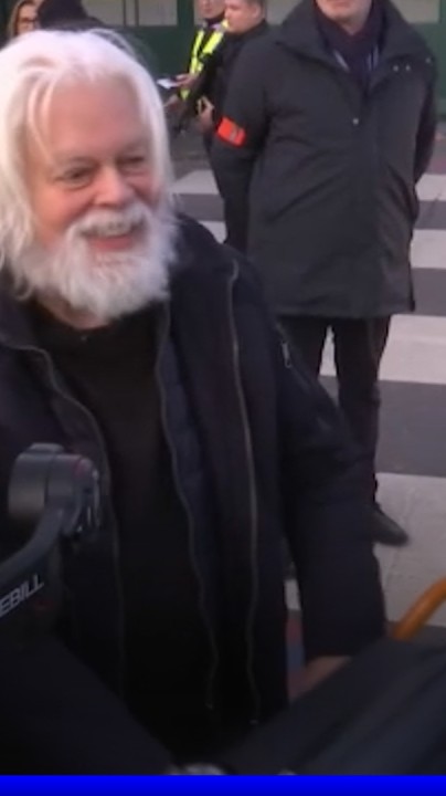 Le militant écologiste Paul Watson est de retour en France, après presque 150 jours de détention au Danemark