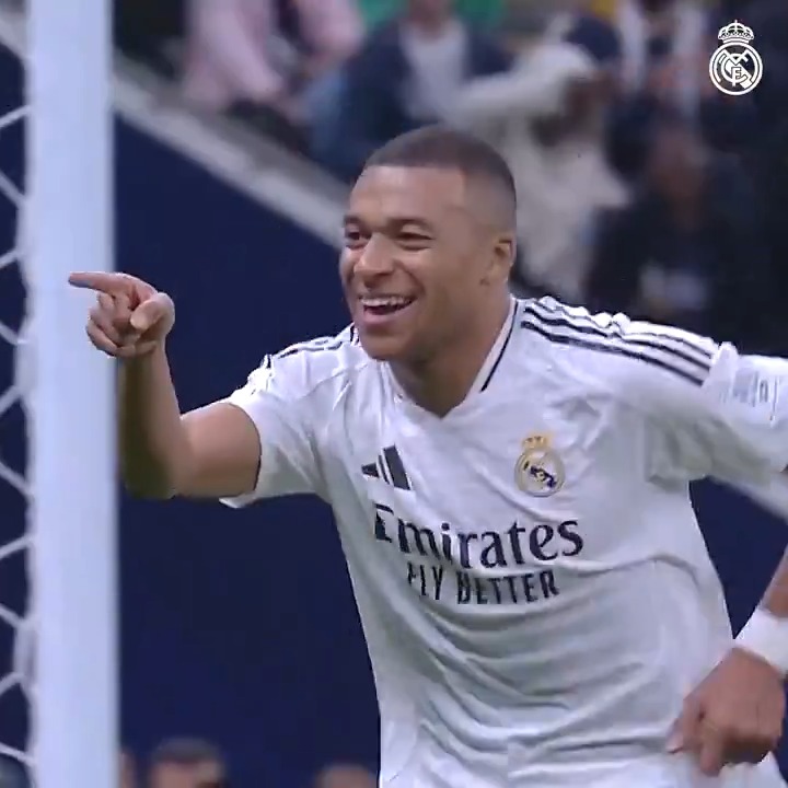 ⚽ Kylian Mbappé 🅰️ @ViniJr #WorldCham9ions