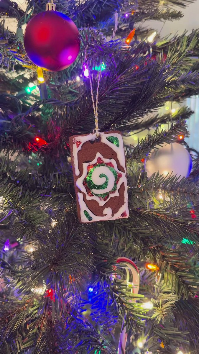 Hang Hearthstone from your tree this holiday season with DIY (non-edible) scented card back ornaments! 🎄