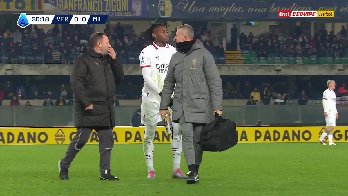 Leao sort sur blessure, et c'est Théo Hernandez qui le remplace (numériquement) Hellas Vérone - AC Milan à suivre en direct sur L'Equipe live foot > #lequipeFOOT