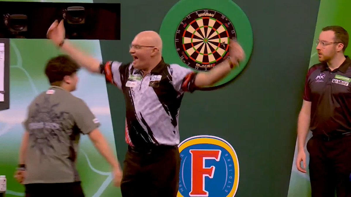 MANSELL GETS PAST GOTO! Mickey Mansell is through to round two at Alexandra Palace! The Northern Irishman runs out a 3-1 winner against Japan's Tomoya Goto to book a second round tie against Jonny Clayton! 📺 #WCDarts | R1