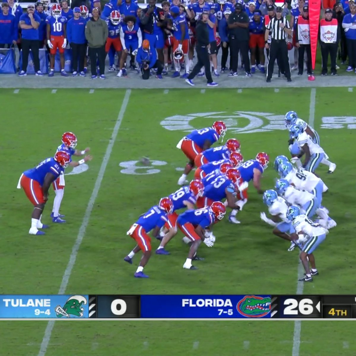 DESMOND WATSON GETS THE FIRST DOWN 😤