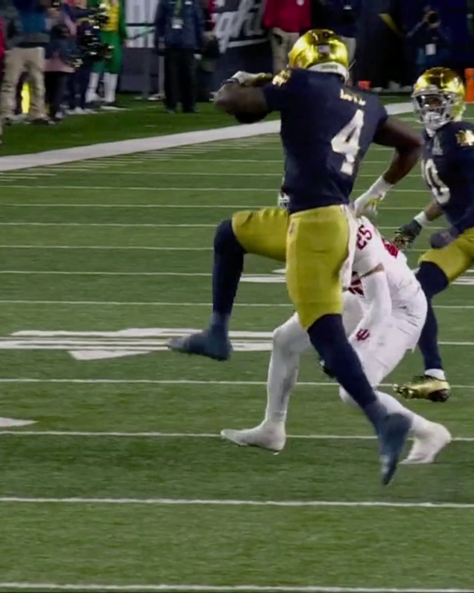 This hurdle from Jeremiyah Love 😲