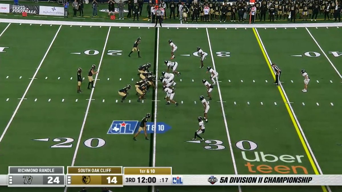 MIKAIL. TROTTER. FIRST PLAY OF THE SECOND HALF! #TXHSFB #UILSTATE #SOC #DALLAS #DCTF