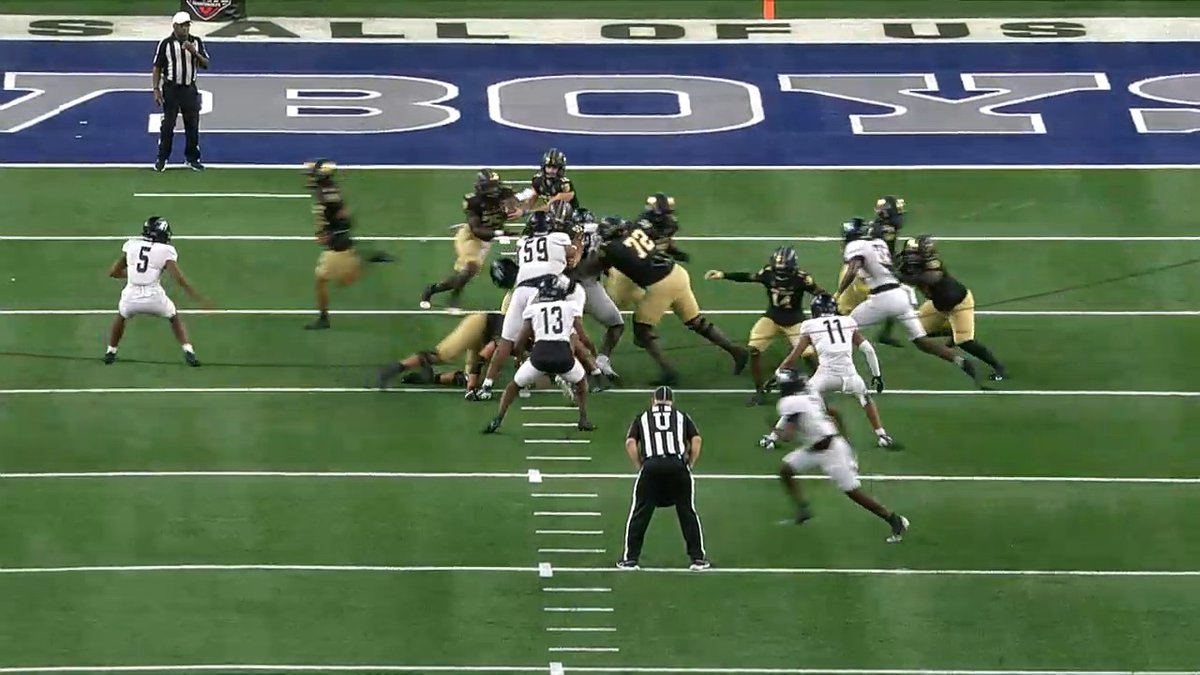 "Debo comin'." "Who?" "DE-BO." #TXHSFB #SOC #DCTF #UILSTATE #DALLAS