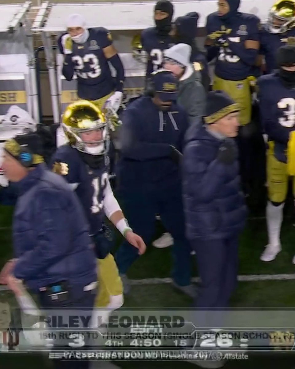 RILEY LEONARD MAKES FIGHTING IRISH HISTORY 😤 The most single-season rushing touchdowns for a Notre Dame QB ever 👏