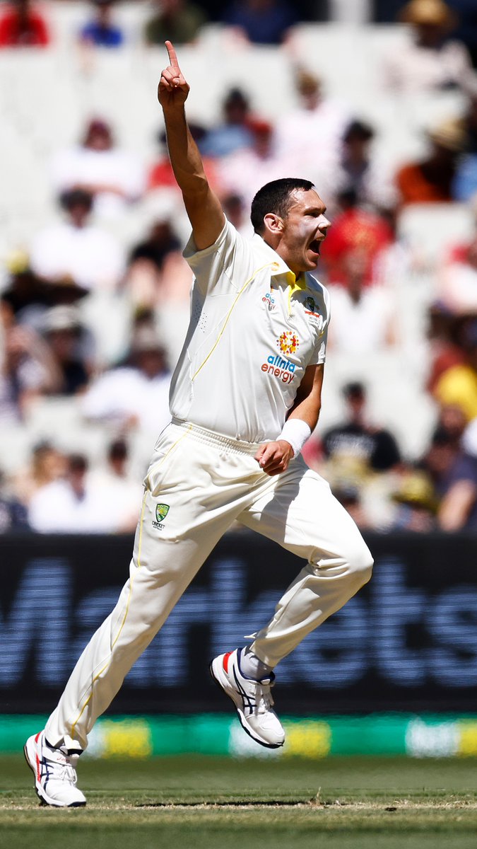 Scott Boland picked 6/7 on Test debut at the MCG. 🤯 - He's set to play the Boxing Day Test Vs India as Hazlewood is out.