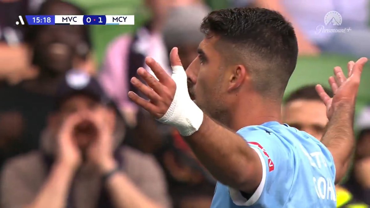 🤩 A cracking goal from Yonatan Cohen has us ahead early! 🎥 10 Football | #MelbDerby | 🔵 0-1 🩵