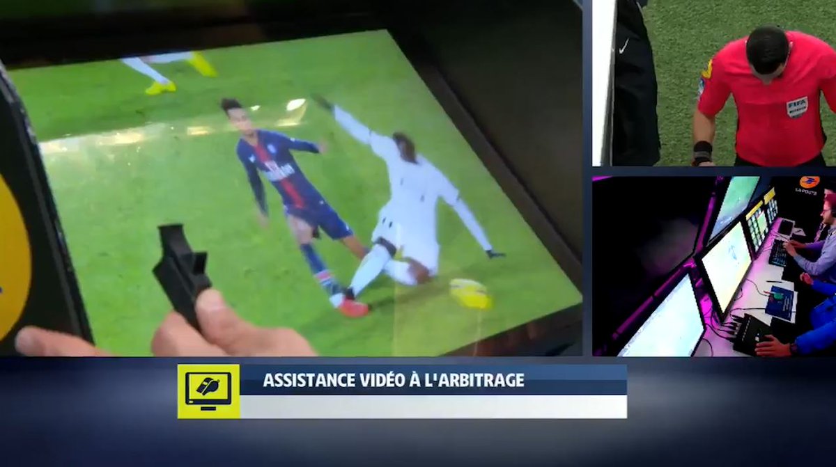 Jekkzkdke j’avais jamais vu cette vidéo, comme l’arbitre ne met pas rouge sur cette faute ?????