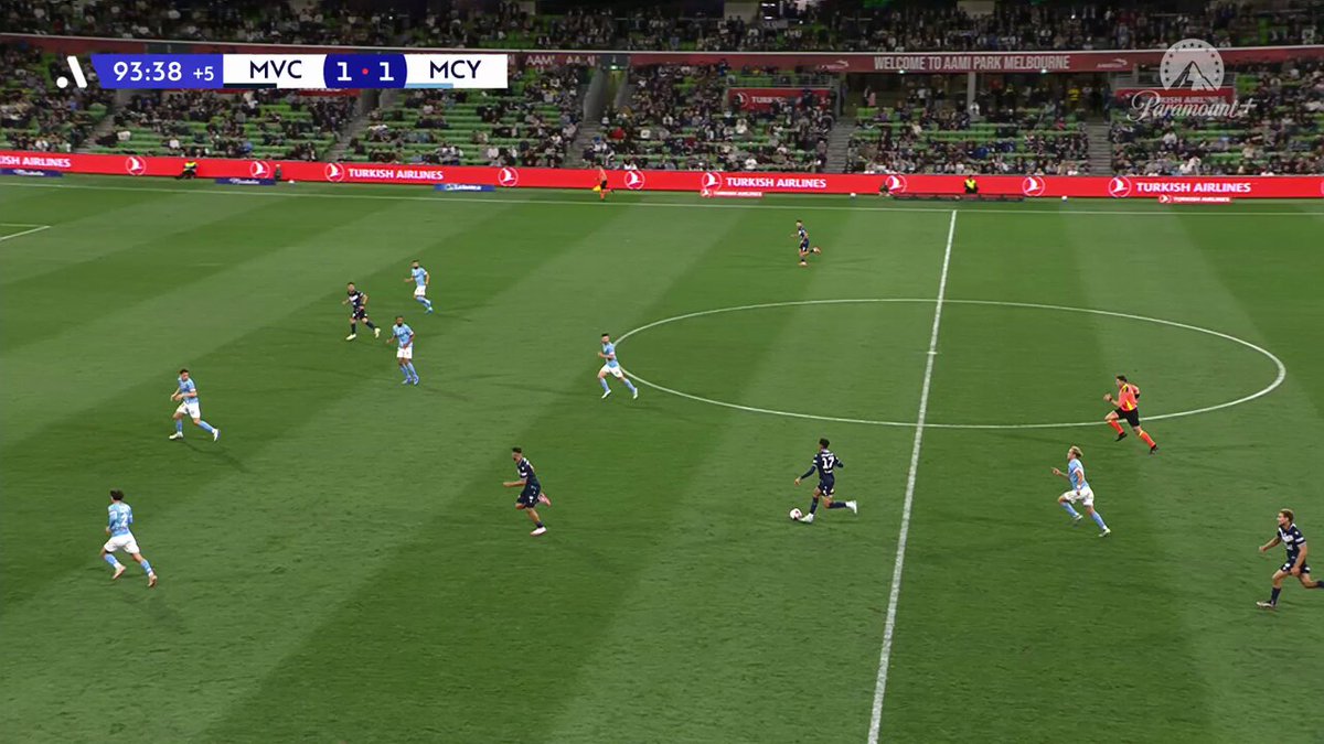 .Melbourne Victory took a point from the Melbourne Derby, but it could’ve been so different when THIS happened in the 94th minute 🫣👇 A crucial intervention from Aziz Behich, but you’d have put your house on Bruno Fornaroli taking this chance!