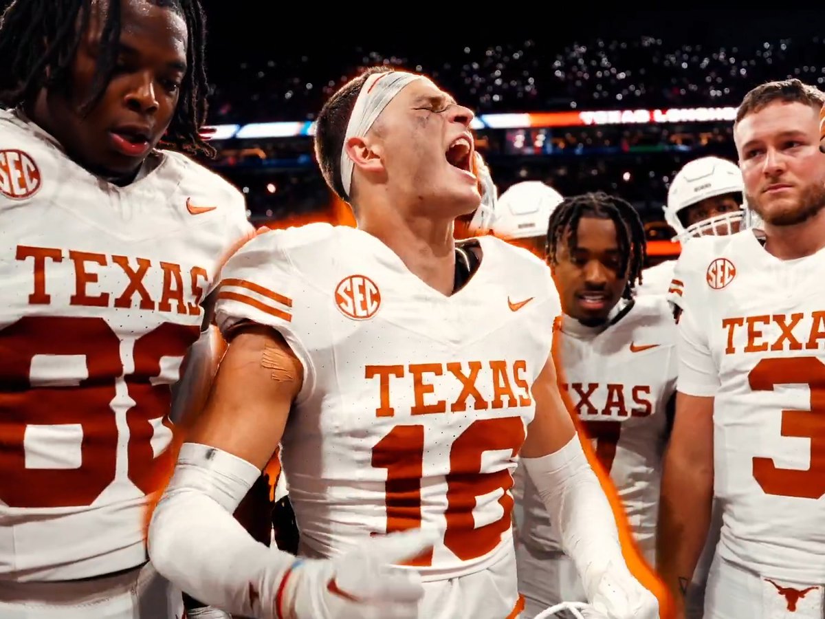 IT'S GAMEDAY! 🤘🤘🤘 #HookEm | #CFBPlayoff