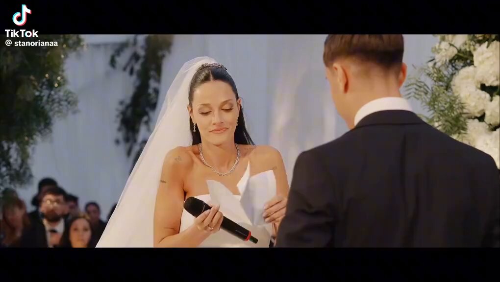 HERMOSO MOMENTO 🥹👏🏻 || Así se vivió la boda del futbolista argentino Paulo Dybala 🇦🇷 y la actriz y cantante Oriana Sabatini. ¡UN RECUERDO IMBORRABLE! ❤️💍 Vía: Stanorianna en Tiktok