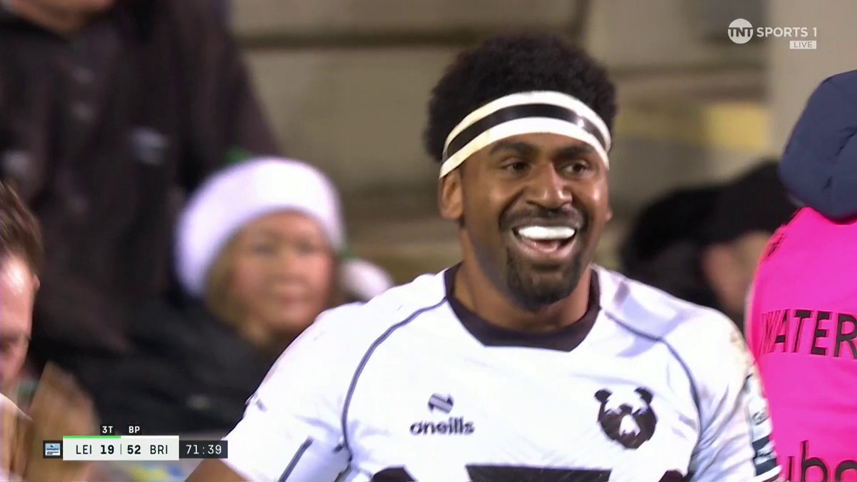 Kalaveti Ravouvou that is sensational 🤯 An incredible solo score caps an incredible afternoon for Bristol Bears 🐻 #LEIvBRI | #GallagherPrem