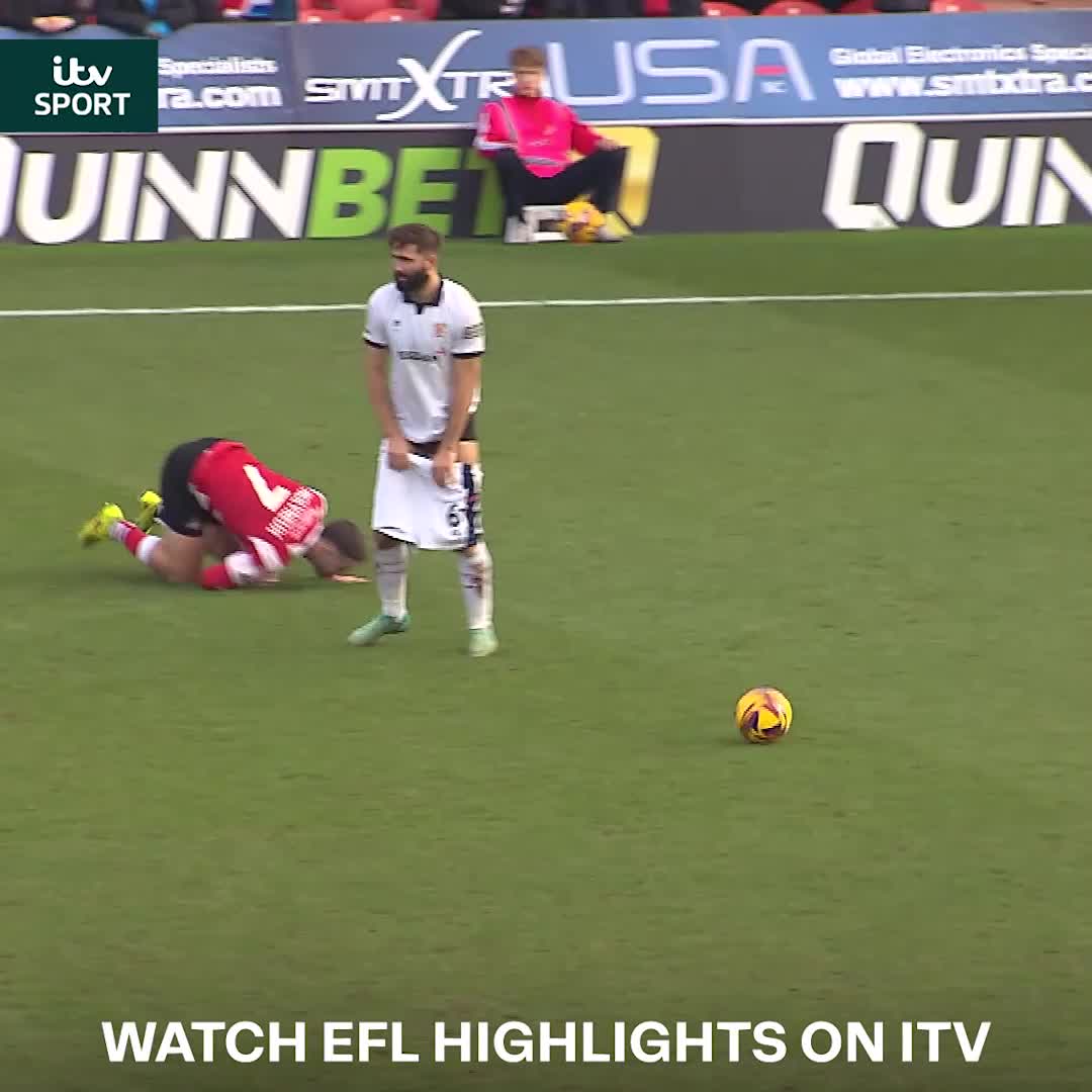 He's been caught with his pants down... literally! 😂 Watch EFL Highlights on ITV4 tonight at 10.20pm #DRFC | #TRFC