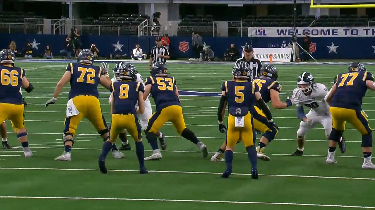 BOOM!!! Julian Colunga with the pick six for the Rangers!! 14-12, HP. #TXHSFB #UILSTATE #DCTF #SMITHSONVALLEY