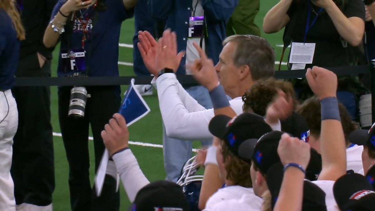 AT LONG LAST!! Larry Hill & SV Ranger Football finally have the school's first championship. 🏆 Watch on FanDuel Sports Network. #UILState #TXHSFB #Dctf