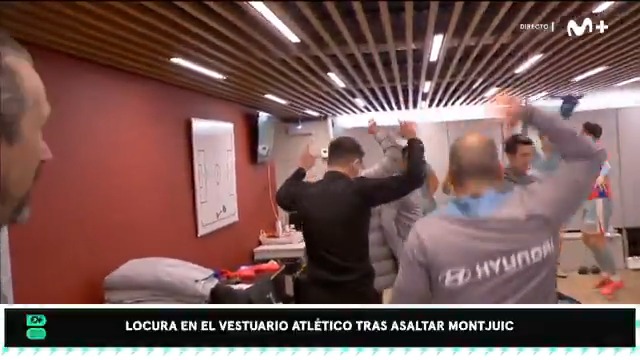 El vestuario del Atlético de Madrid después de ganar en Barcelona con un gol en el minuto 96.