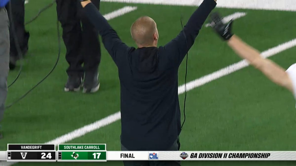 THAT'S IT! AUSTIN VANDEGRIFT WINS ITS FIRST #UILSTATE TITLE! #TXHSFB #DCTF #AUSTIN