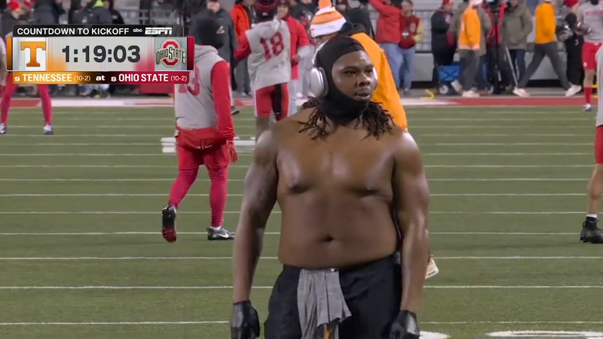 All this pregame “I’m not cold” just to sprint to the nice heated benches Goofiest fake toughness trend we have going in sports.