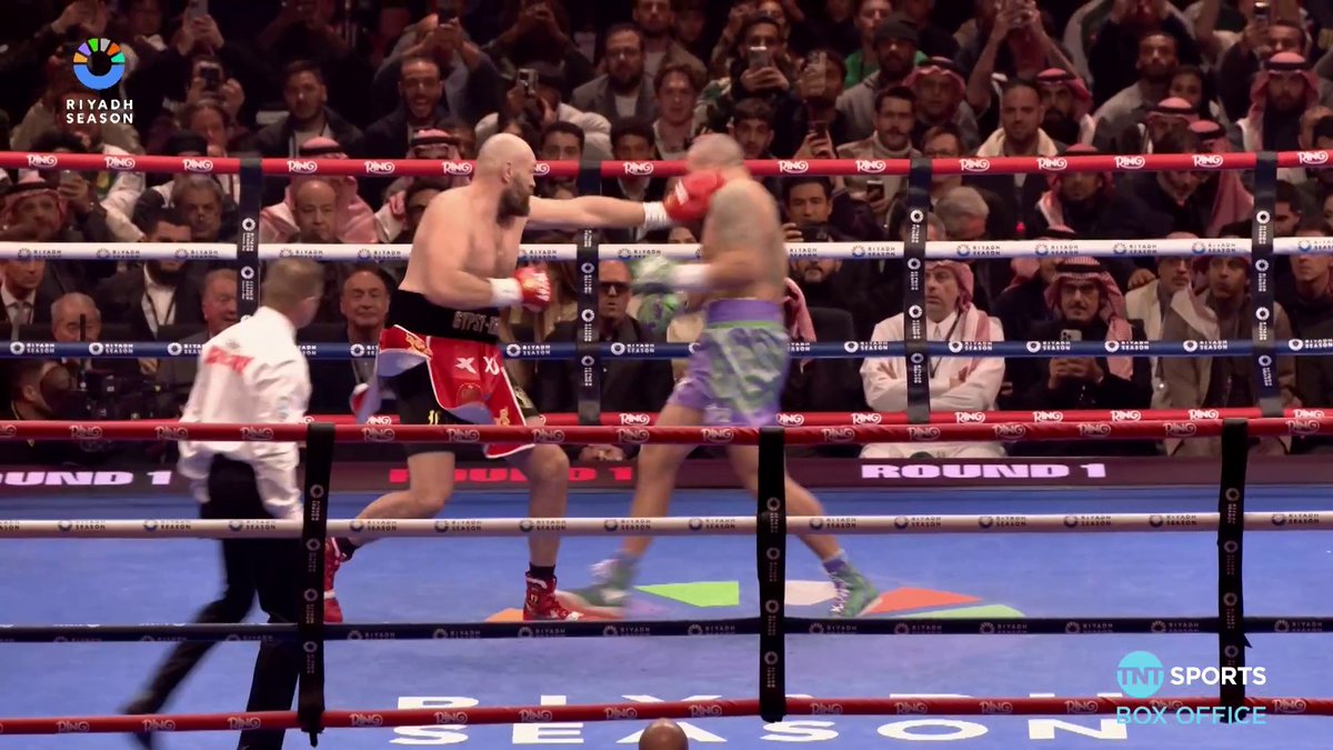 Oleksandr Usyk defeated Tyson Fury over 12 rounds for a second time, retaining his titles and cementing his place as the number one heavyweight in the world 🌍 #Usyk2Fury