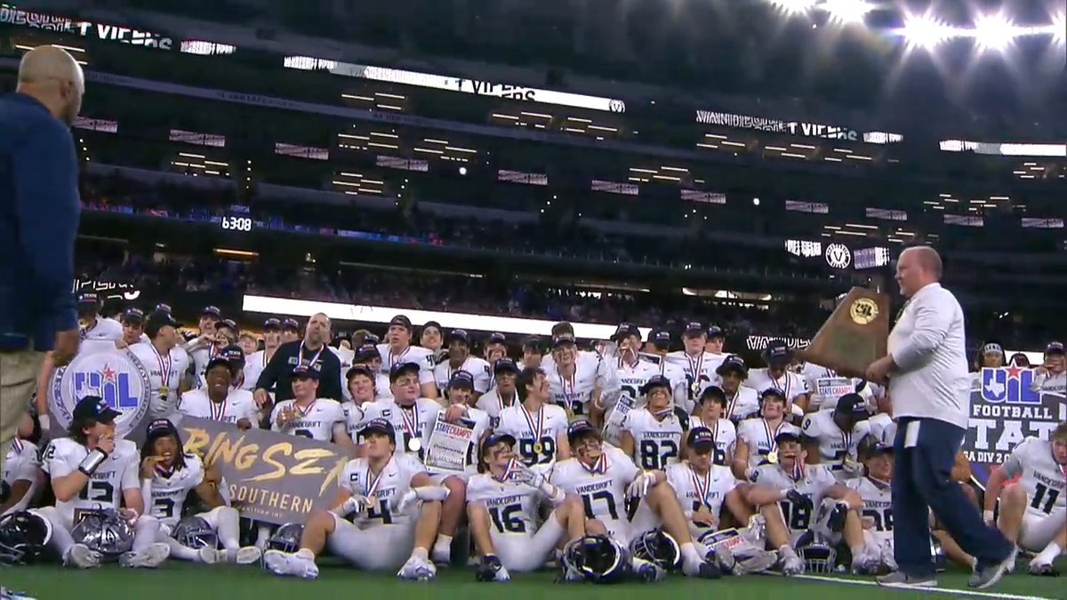 The golden moment for Drew Sanders and the Vandegrift Vipers!! 🏆 Watch on FanDuel Sports Network #TXHSFB #AUSTIN #DCTF #UILSTATE