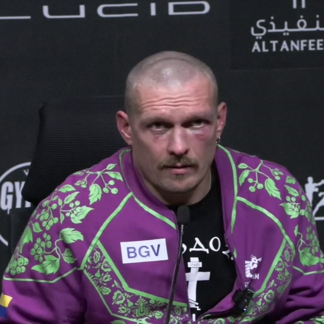 "Uncle Frank I think is blind" 😮 Oleksandr Usyk pokes fun at Frank Warren after Tyson Fury's co-promoter strongly disagreed with the judges' decision 🥊
