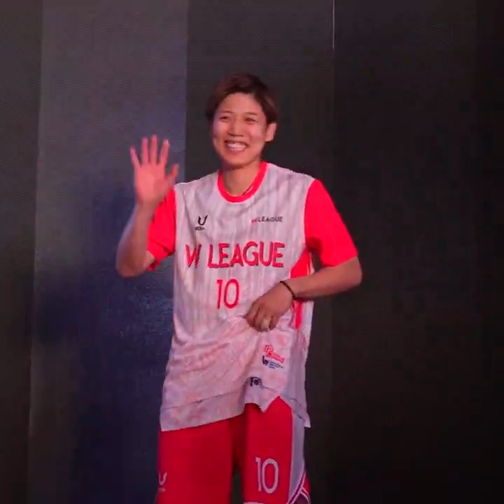 これが愛されキャプテン・町田瑠唯の入場パフォーマンス☺️☺️ 町田瑠唯 富士通レッドウェーブ #Wリーグ