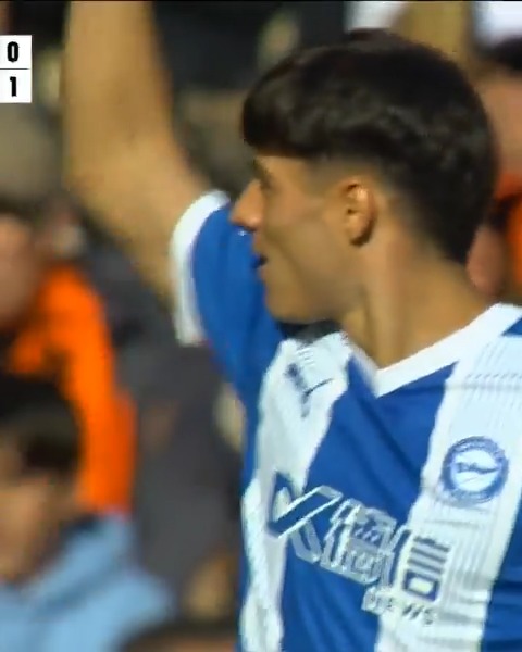 🔊😱 ¡La EUFORIA de CARLOS MARTÍN tras abrir la lata en Mestalla!