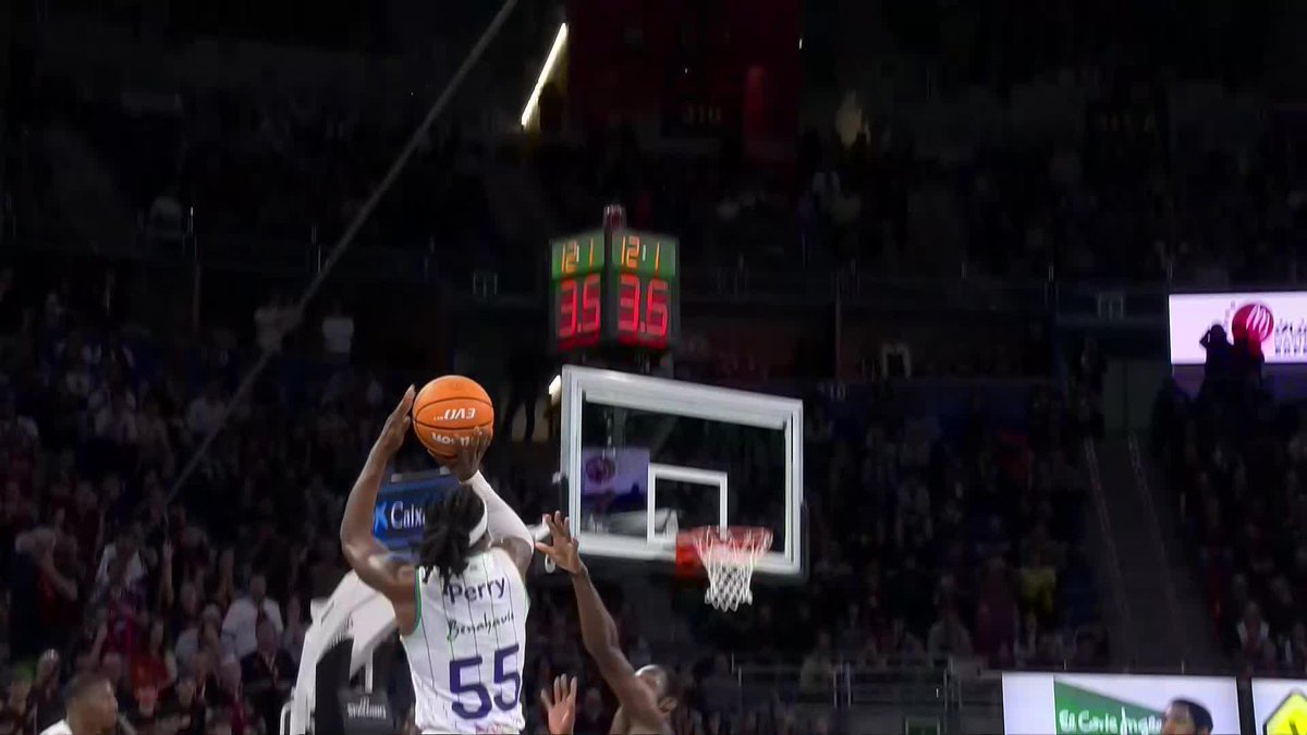 EL TRIPLE de Kendrick Perry que puede VALER UN PARTIDO en el Buesa Arena. 📺 Basket en Movistar Plus+ | #PartidosSolidariosMovistar #LigaEndesa | UnicajaCB