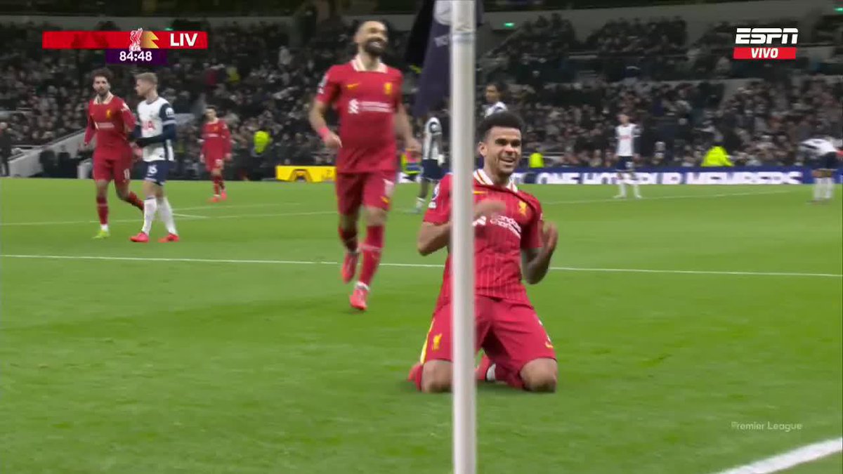 🇨🇴 DOBLETE de Luis Díaz. El colombiano marca el 6-3 de #Liverpool en su visita a #Tottenham, al 85’ 👀 El extremo suma 7 anotaciones en esta temporada de Premier League
