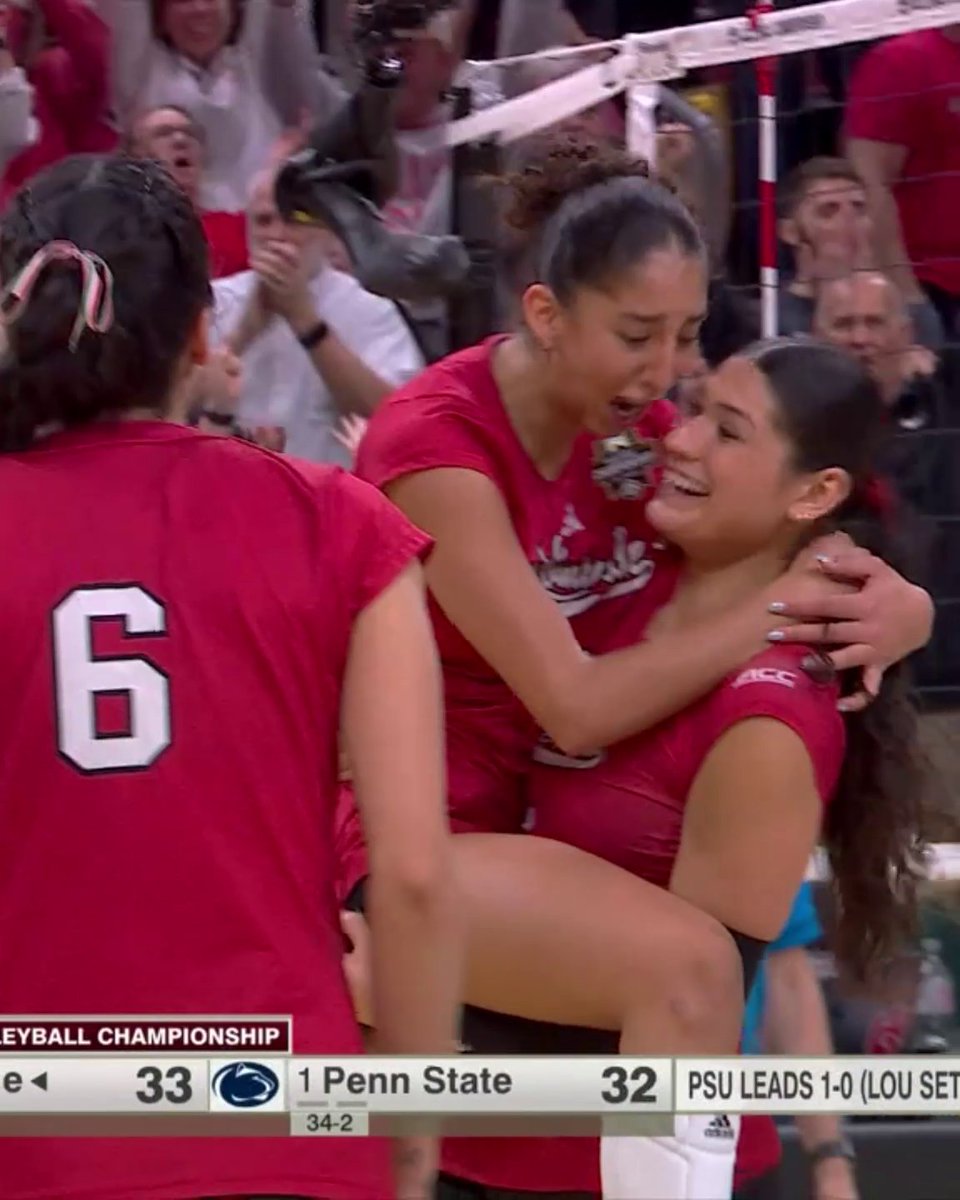 LOUISVILLE WINS THE 2ND SET 34-32 😱 Louisville survived TEN set points to even the match‼️ 📺 LIVE NOW ON ABC