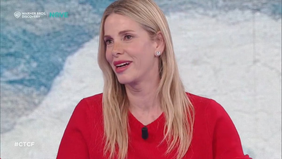 - “Ci siamo ritrovati con la Gialappa's Band, loro sono una parte integrante del mio corpo” - “hai un’idea di quale parte ? Dove te li senti?” - “la devo ancora identificare” Alessia Marcuzzi con “Red Carpet - Vip al Tappeto”, dal 9 gennaio su Prime #CTCF