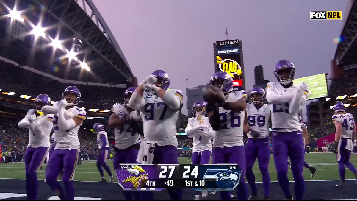 IT'S PICKED! The Minnesota Vikings are going to get their 13th win of the season 📺: FOX