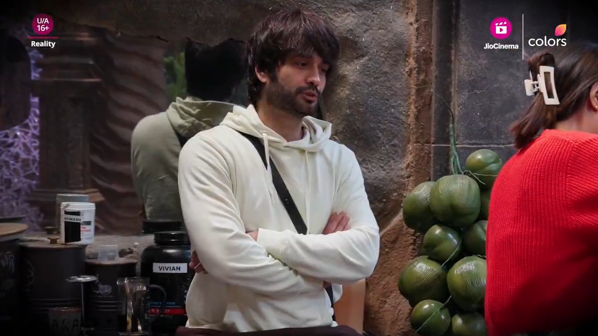 Chum aur Vivian ke mein ho raha hai Karan ko lekar arguments. Kya yeh dono justify kar payenge apne statements? 🤔 Dekhiye #BiggBoss18 @ColorsTV aur #JioCinema par. #BB18 #BiggBoss18onJioCinema #BiggBoss Salman Khan Karan Veer Mehra Vivian Dsena Chum Darang