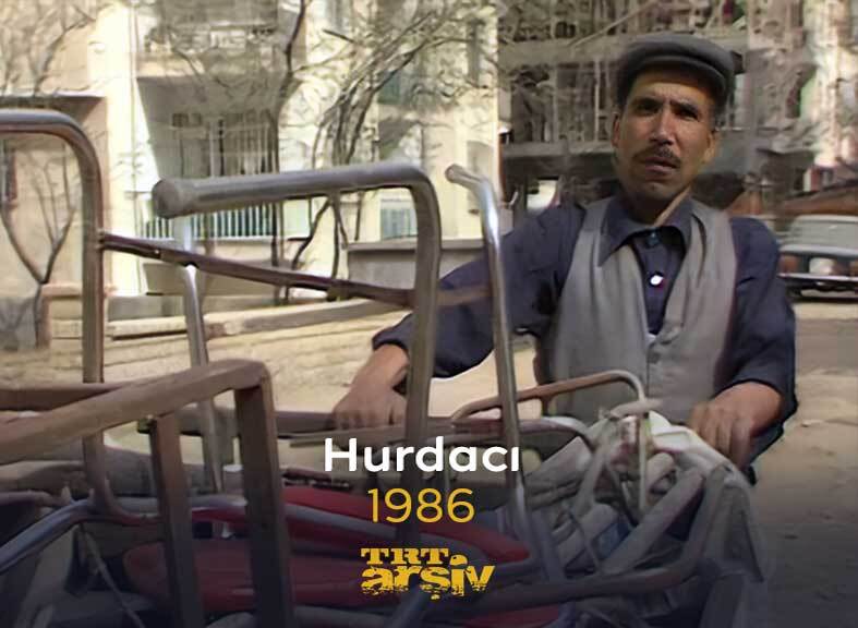 1986 yılında, İstanbul’dayız ve dönemin hurdacıları ile röportajlar gerçekleştiriyoruz. 🎤 #TRTArşiv