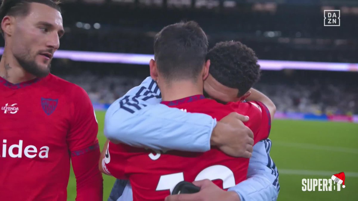 Admirado por compañeros y rivales. Jesús Navas, la leyenda ❤️ #Super8