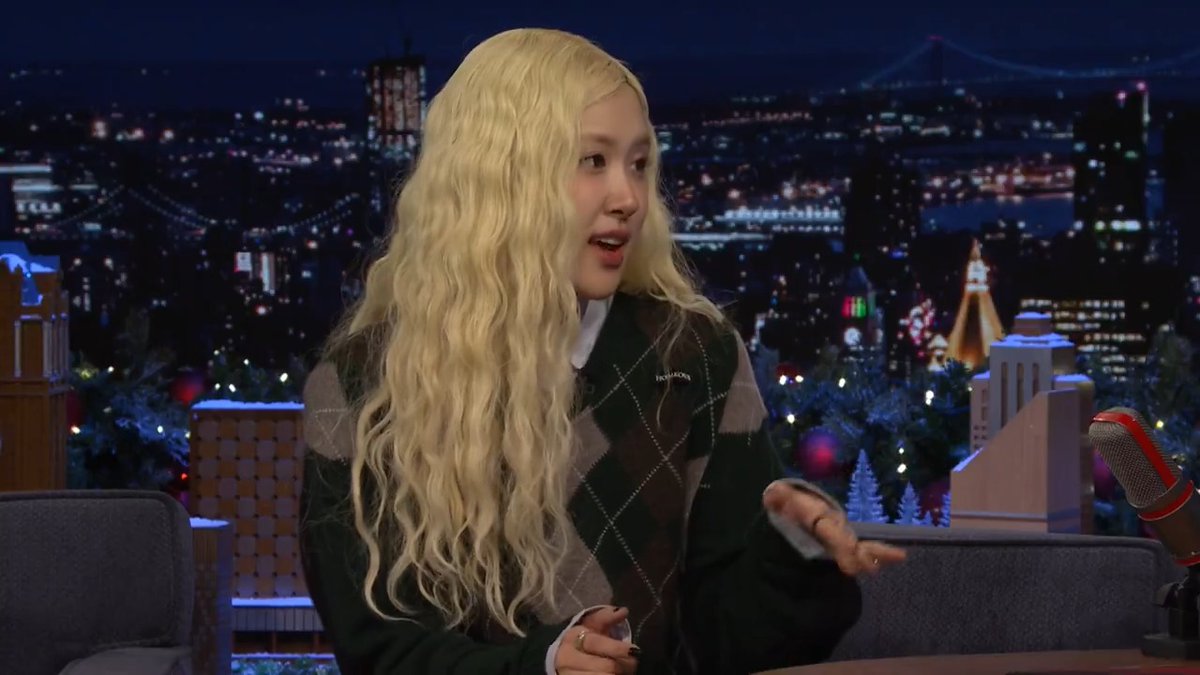 ROSÉ 🤝 Rosie #ROSÉonFallon #rosiebyROSÉ #FallonTonight