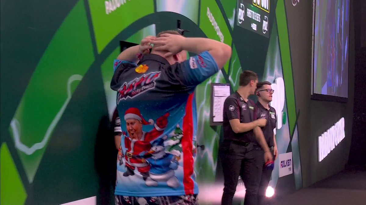 "AN ALLY PALLY EPIC!" Ricky Evans snatches the victory! 🎯🤩