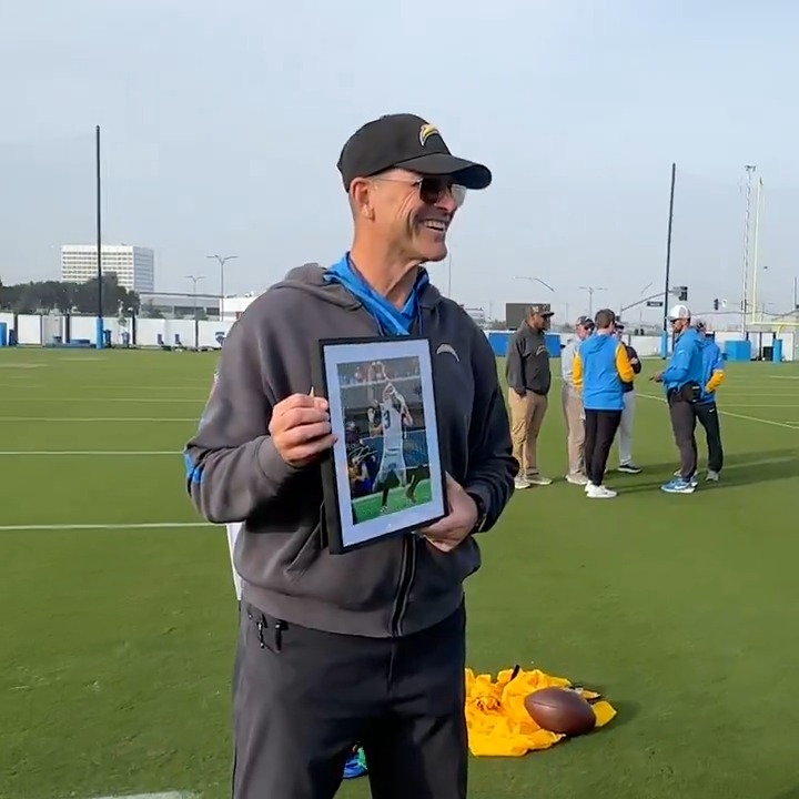 happy birthday coach harbaugh 💙