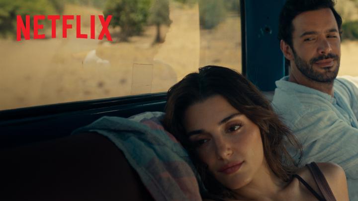 Başrollerini #HandeErçel ve #BarışArduç’un paylaştığı #RüzgaraBırak 14 Şubat'ta Netflix’te!