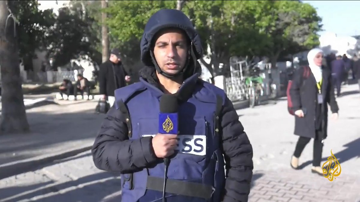قوات الاحتلال الإسرائيلي تجبر الجرحى والمرضى على إخلاء مستشفى الإندونيسي شمال قطاع #غزة.. التفاصيل مع مراسل #الجزيرة أنس الشريف #حرب_غزة #الأخبار