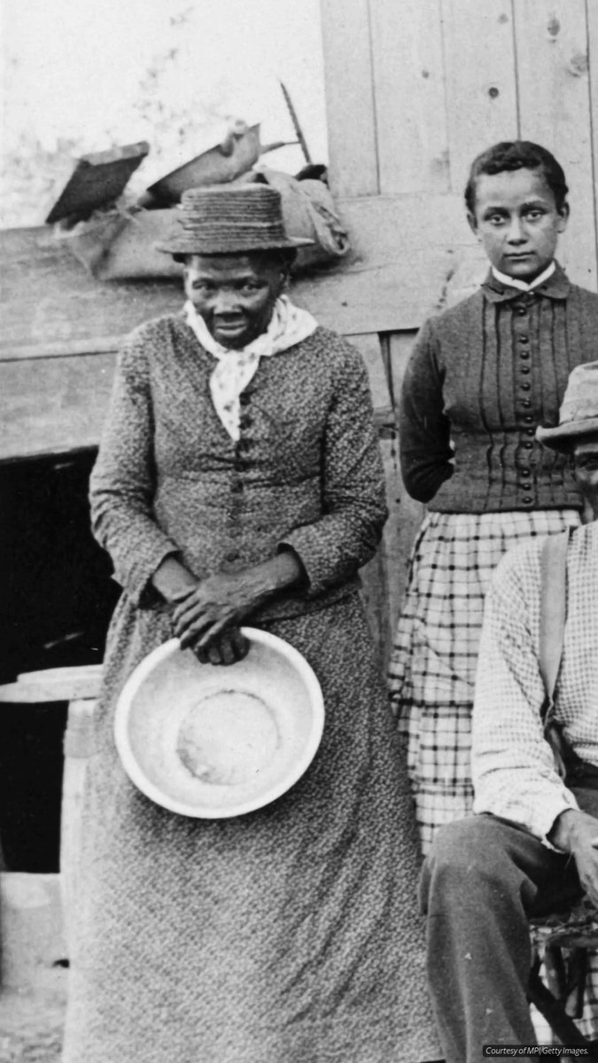 On #ChristmasEve in 1854, Harriet Tubman returned to Maryland’s Eastern Shore to emancipate her brothers Ben, Henry, and Robert from slavery. Learn more about Tubman and view her shawl & related objects in our Searchable Museum: #APeoplesJourney