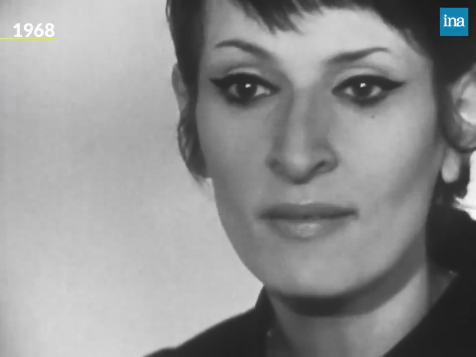 Barbara - "Joyeux Noël" (1968) Dieu sait que je ne tolère que très modérément les chansons de Noël mais celle-ci est un petit chef-d'œuvre. #playlistermusic #barbara