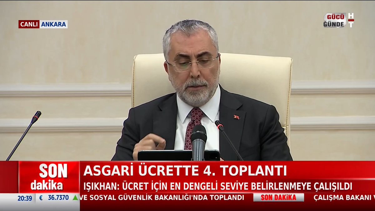 #SONDAKİKA - 2025 asgari ücret tutarı 22 bin 104 TL oldu.