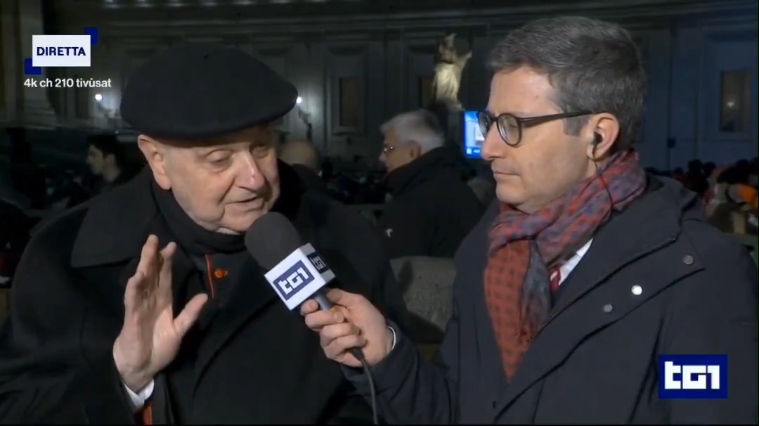 Il cardinale Comastri in diretta al Tg1: "Babbo Natale non esiste. Scrivergli una lettera è come dire <Caro nessuno>"