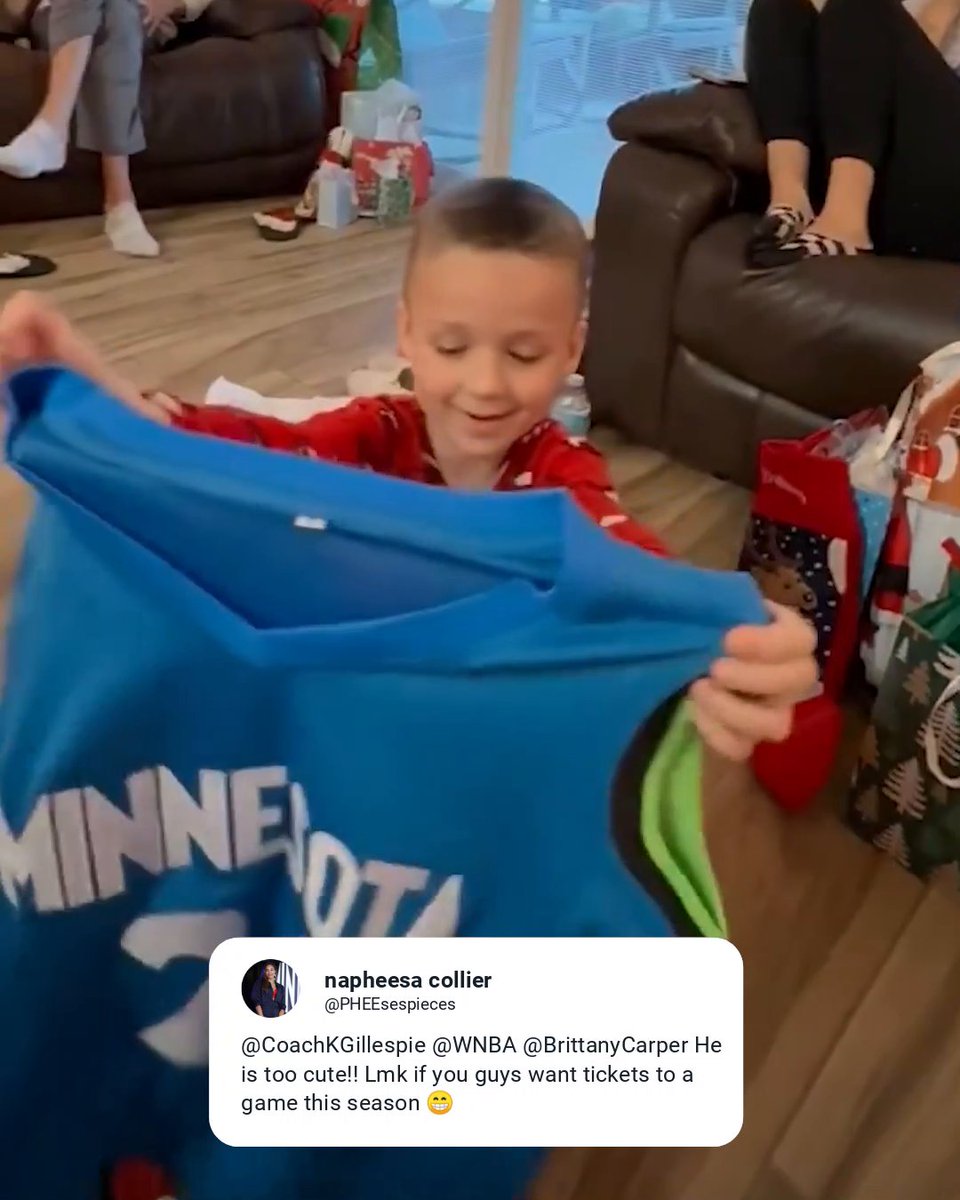 He was so excited to get Napheesa Collier's jersey 👏 What a moment for this young fan ❤️ (via Kristen Gillespie)