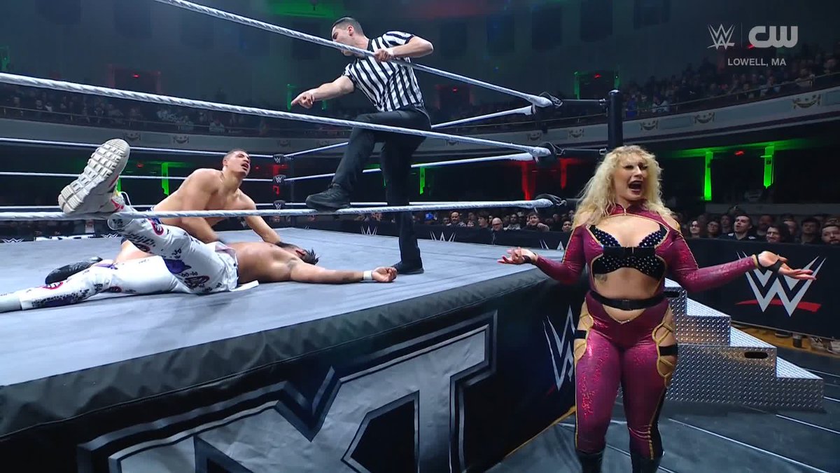 .Dion Lennox might have had it won if it wasn't for Nikkita Lyons! 😡 #WWENXT