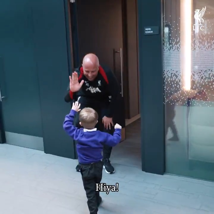“Slotttt!” 👋🤣 When Isaac met Arne ♥️